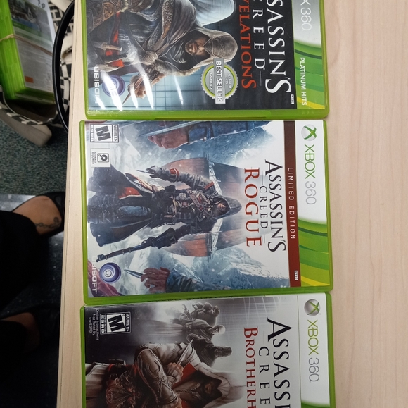 Assassin’s Creed Revelations, Rogue, & Brotherhood Xbox 360 Video Games Lot of 3 - Picture 8 of 8